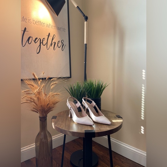 Ecru Matte Color 8 Size Leather Pumps - Pointed Toe Shoes - Picture 6 of 15